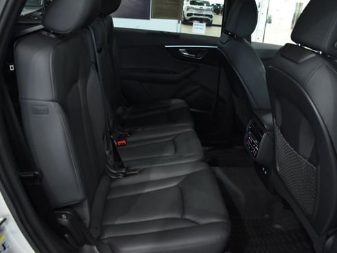 Used 2023 Audi Q7 2.0T Premium Plus w/ Premium Plus Package AWD/4WD image 17