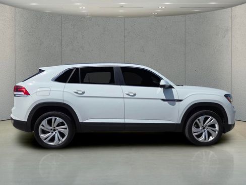 Used 2020 Volkswagen Atlas Cross Sport SEL image 2