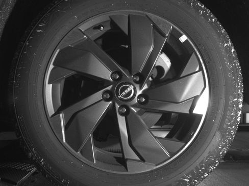 Used 2025 Nissan Rogue SV FWD image 14