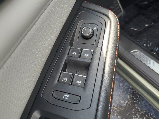 Used 2024 Volkswagen Atlas Peak Edition SEL AWD/4WD image 23