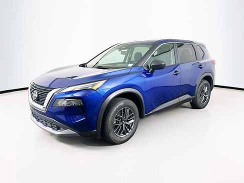 Used 2023 Nissan Rogue S image 3