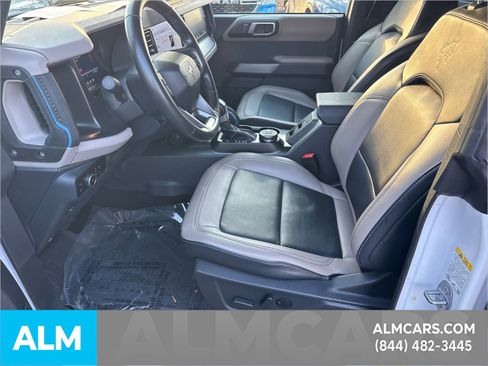 Used 2023 Ford Bronco Wildtrak image 11