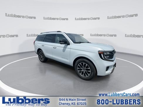 Used 2025 Ford Expedition Platinum AWD/4WD image 2