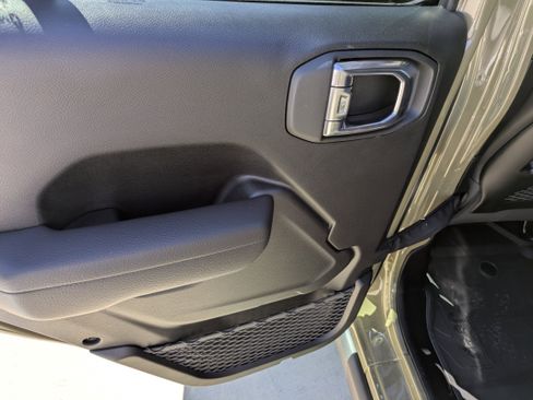 New 2025 Jeep Wrangler Rubicon image 10