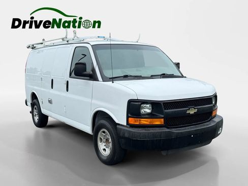 Used 2015 Chevrolet Express 3500 image 3