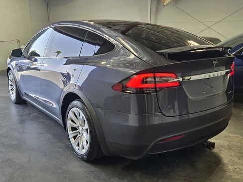 Used 2020 Tesla Model X Long Range image 2