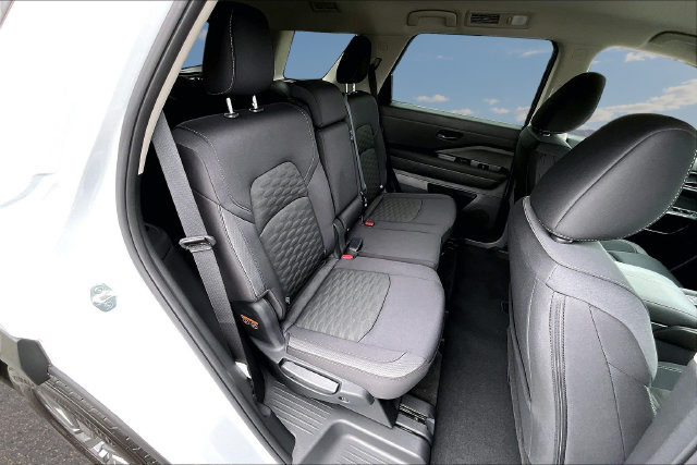 New 2026 Nissan Pathfinder SV w/ Cargo Package FWD image 8