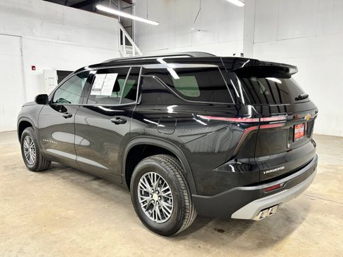 Used 2026 Chevrolet Traverse LT w/ LPO, Floor Liner Package FWD image 5