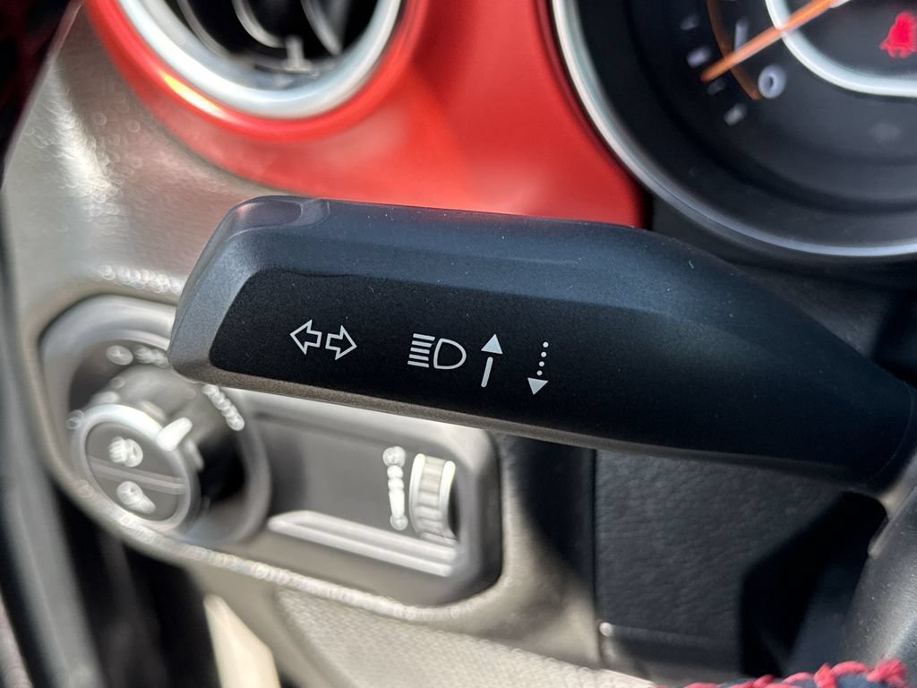 Used 2023 Jeep Gladiator Rubicon w/ LED Lighting Group AWD/4WD image 12