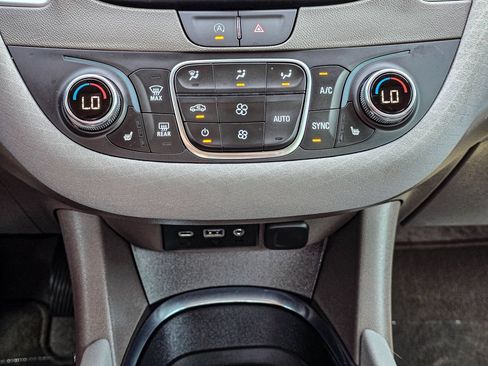 Used 2025 Chevrolet Malibu LT FWD image 19