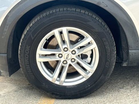Used 2021 Ford Explorer XLT RWD image 5