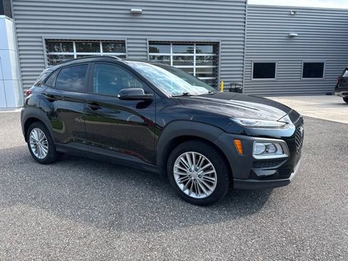 Used 2021 Hyundai Kona SEL FWD image 2