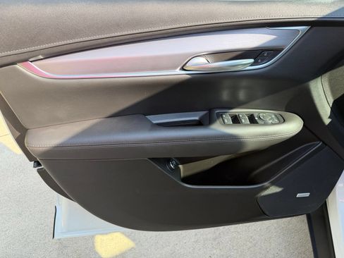 Used 2023 Cadillac XT5 Luxury AWD/4WD image 9