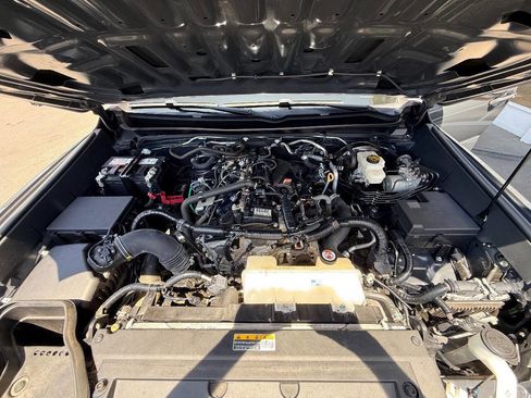 Used 2024 Toyota Tacoma SR5 w/ SR5 Upgrade Package AWD/4WD image 40