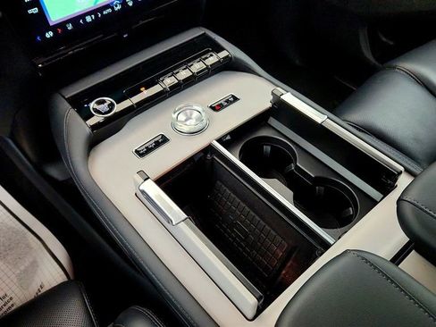 Used 2025 Lincoln Navigator Reserve AWD/4WD image 19