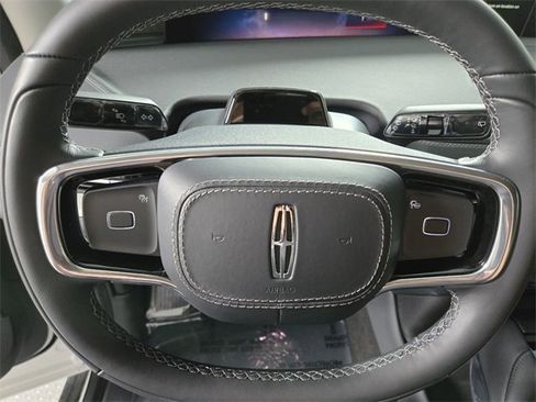 New 2025 Lincoln Navigator L Reserve image 25