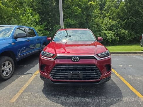 Used 2025 Toyota Grand Highlander FWD image 2