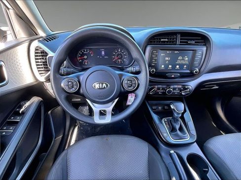 Used 2020 Kia Soul LX FWD image 16