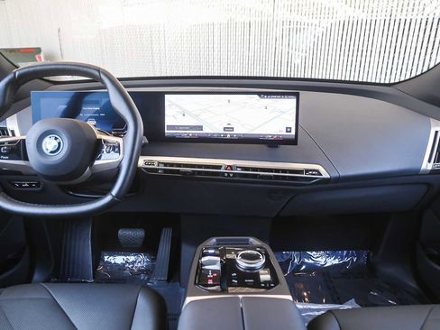 Used 2025 BMW iX xDrive50 image 9