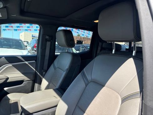 Used 2023 Chevrolet Colorado ZR2 w/ ZR2 Convenience Package III AWD/4WD image 9