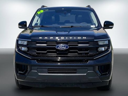 Used 2025 Ford Expedition Active AWD/4WD image 3