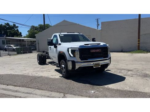 New 2026 GMC Sierra 3500 Pro w/ Convenience Package RWD image 5