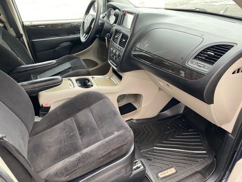 Used 2014 Dodge Grand Caravan SXT image 21