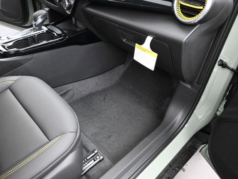 New 2026 Chevrolet Trax ACTIV w/ Sunroof Package FWD image 21