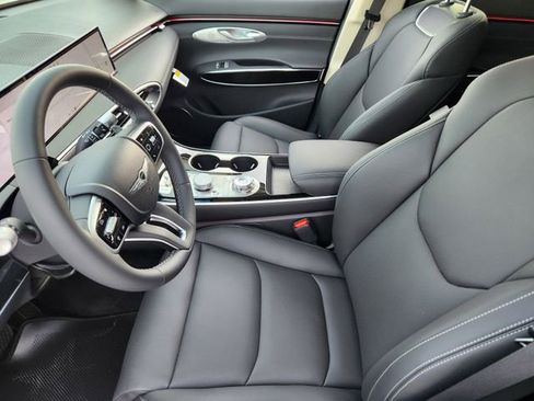 Used 2026 Genesis GV70 2.5T image 9