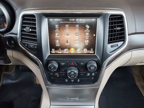 Used 2015 Jeep Grand Cherokee Overland w/ Trailer Tow Group IV image 8