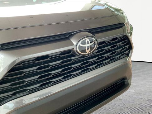 Used 2023 Toyota RAV4 LE FWD image 33