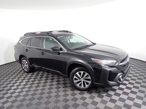 Used 2023 Subaru Outback Premium AWD/4WD image 7