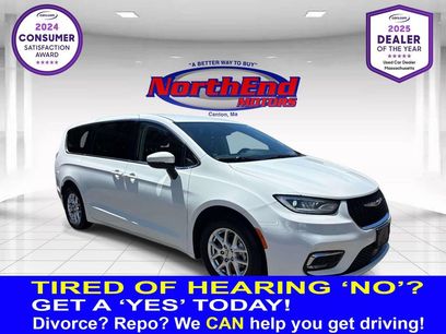 Used 2023 Chrysler Pacifica Touring-L