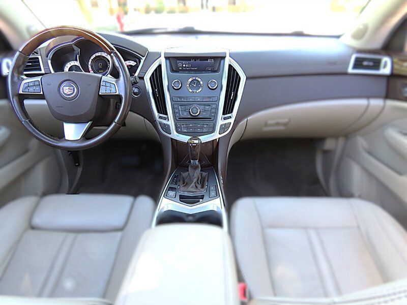 Used 2011 Cadillac SRX Luxury FWD image 12