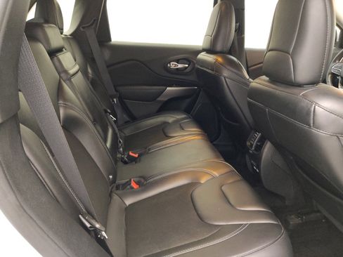 Used 2019 Jeep Cherokee Latitude Plus image 19