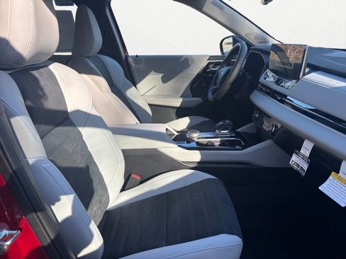 New 2026 Mitsubishi Outlander SE image 12