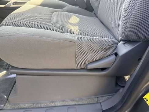 Used 2018 Nissan Frontier SV image 14