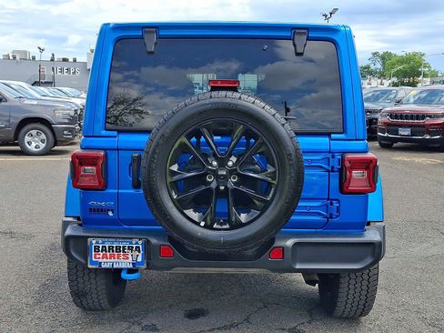 Used 2024 Jeep Wrangler Unlimited Sahara AWD/4WD image 4