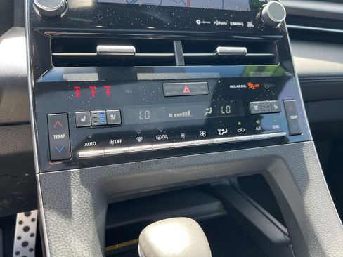 Used 2019 Toyota Avalon Touring FWD image 9