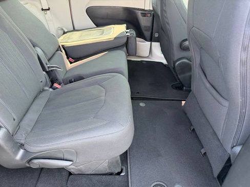 Used 2019 Chrysler Pacifica Touring Plus w/ Advanced Safetytec Group FWD image 9
