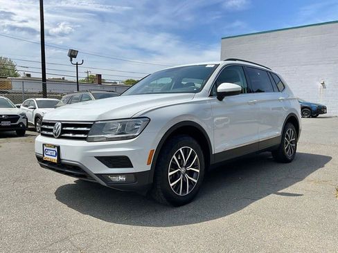 Used 2018 Volkswagen Tiguan SE AWD/4WD image 4