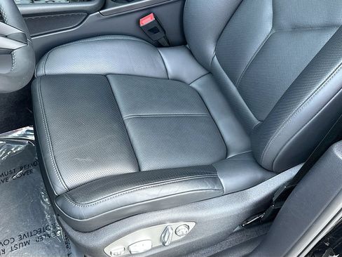 Certified 2026 Porsche Macan AWD/4WD image 22