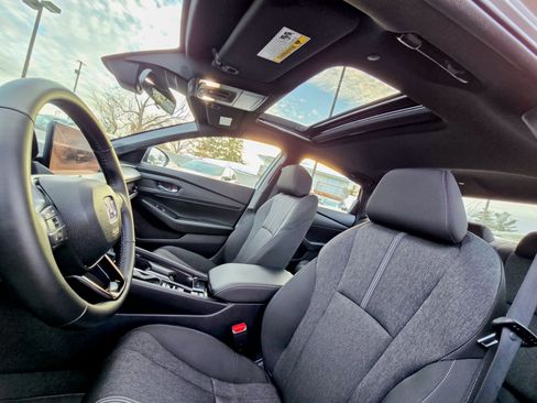 Used 2025 Honda Accord Sport image 12