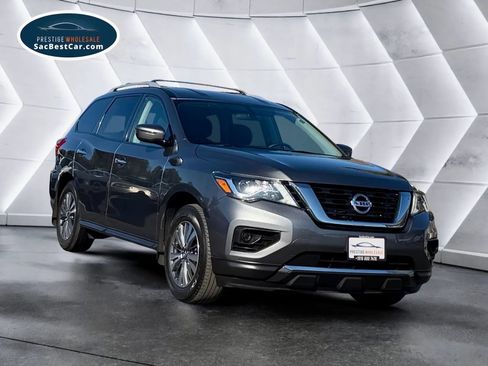 Used 2020 Nissan Pathfinder S image 3