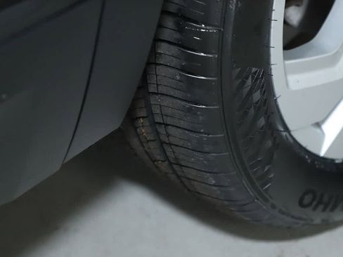 Certified 2021 Volkswagen Atlas Cross Sport SEL image 39