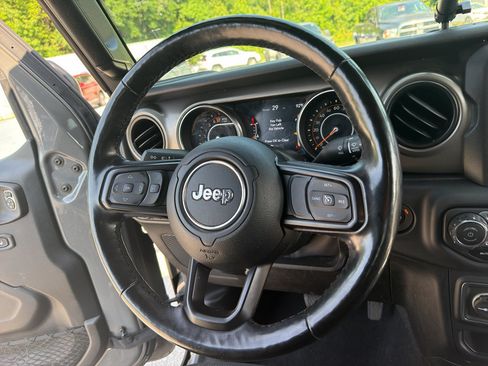 Used 2021 Jeep Gladiator Sport AWD/4WD image 11