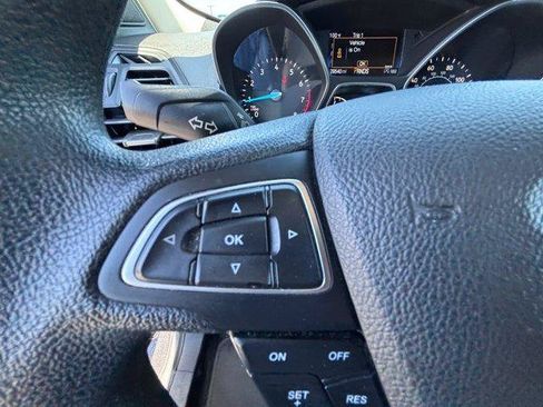Used 2018 Ford Escape SE FWD image 22