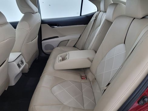 Used 2018 Toyota Camry XLE w/ Audio Package FWD image 13