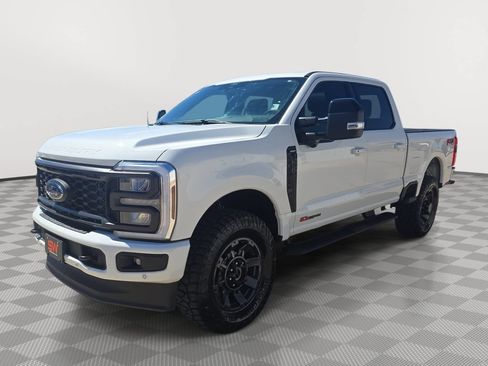 Used 2024 Ford F250 Lariat w/ Lariat Ultimate Package AWD/4WD image 3