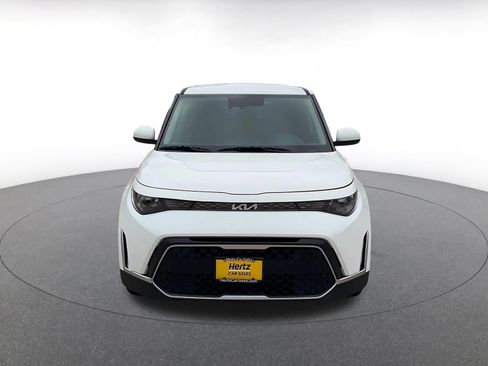 Used 2025 Kia Soul LX w/ LX Technology Package image 3